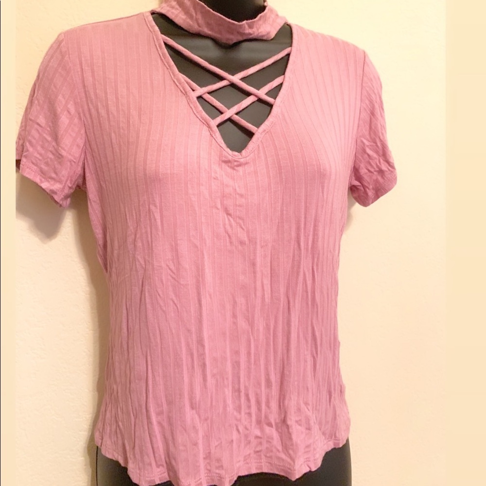 🍭Crisscross accent cutout shirt 👚
